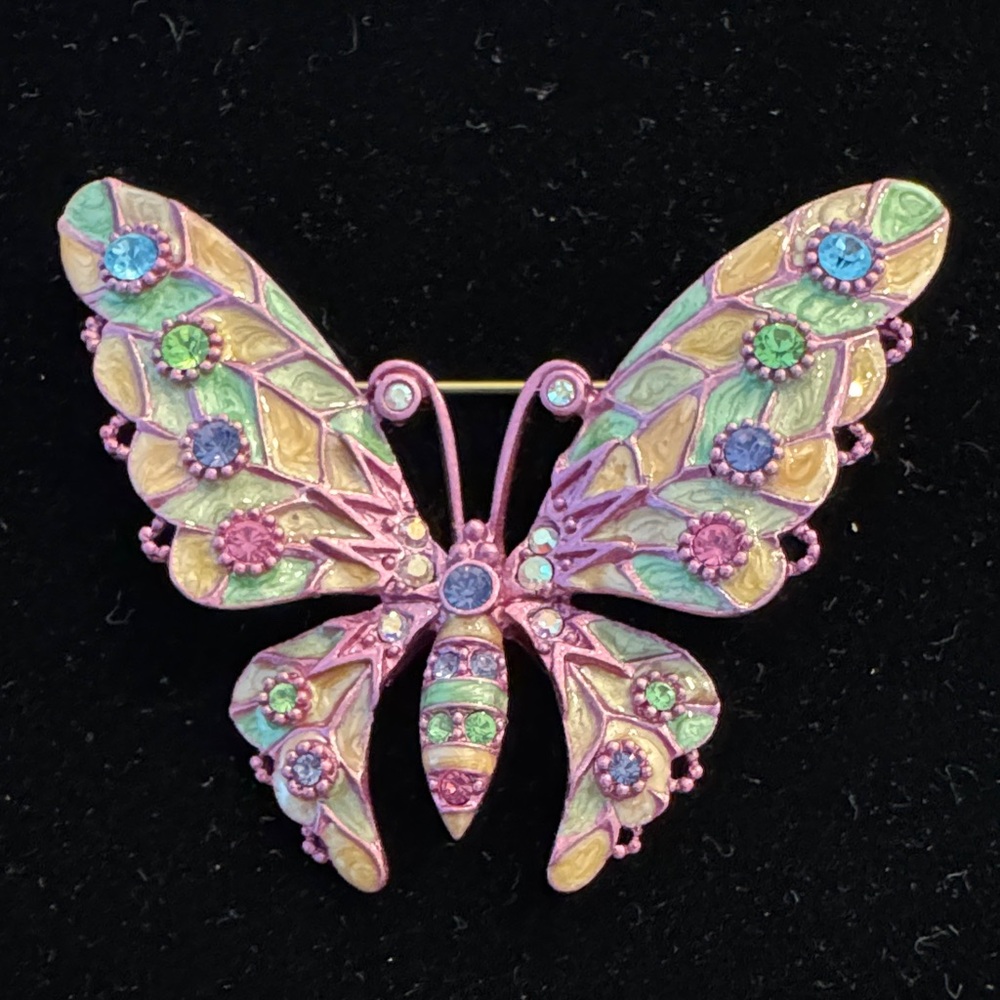 Joan Rivers Butterfly Collection Pastel
Pink Fantasy Enamel Butterfly Brooch